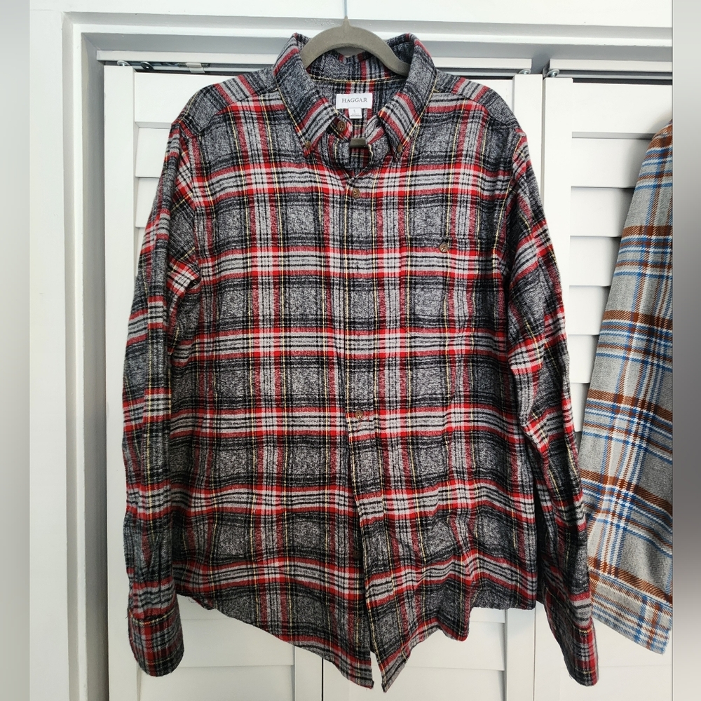 HAGGAR Red and Black Plaid Flannel Button Down Shirt